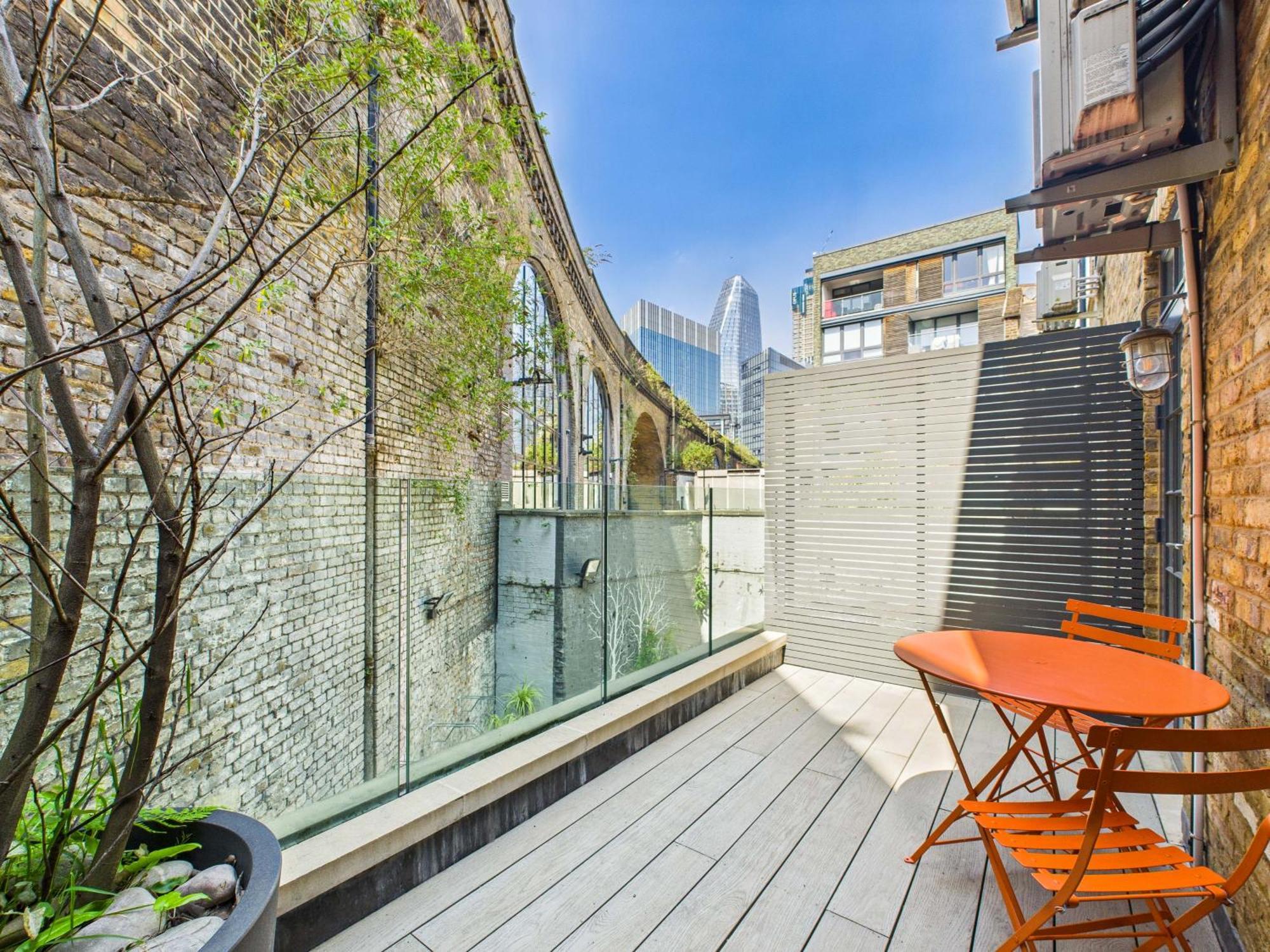 Be - The Southwark Residences Apartment *